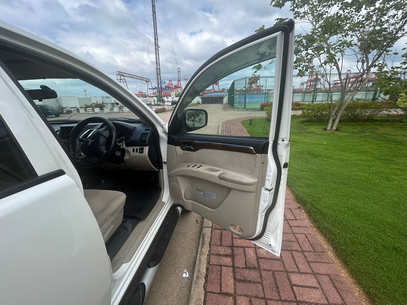 Mitsubishi Montero Sports