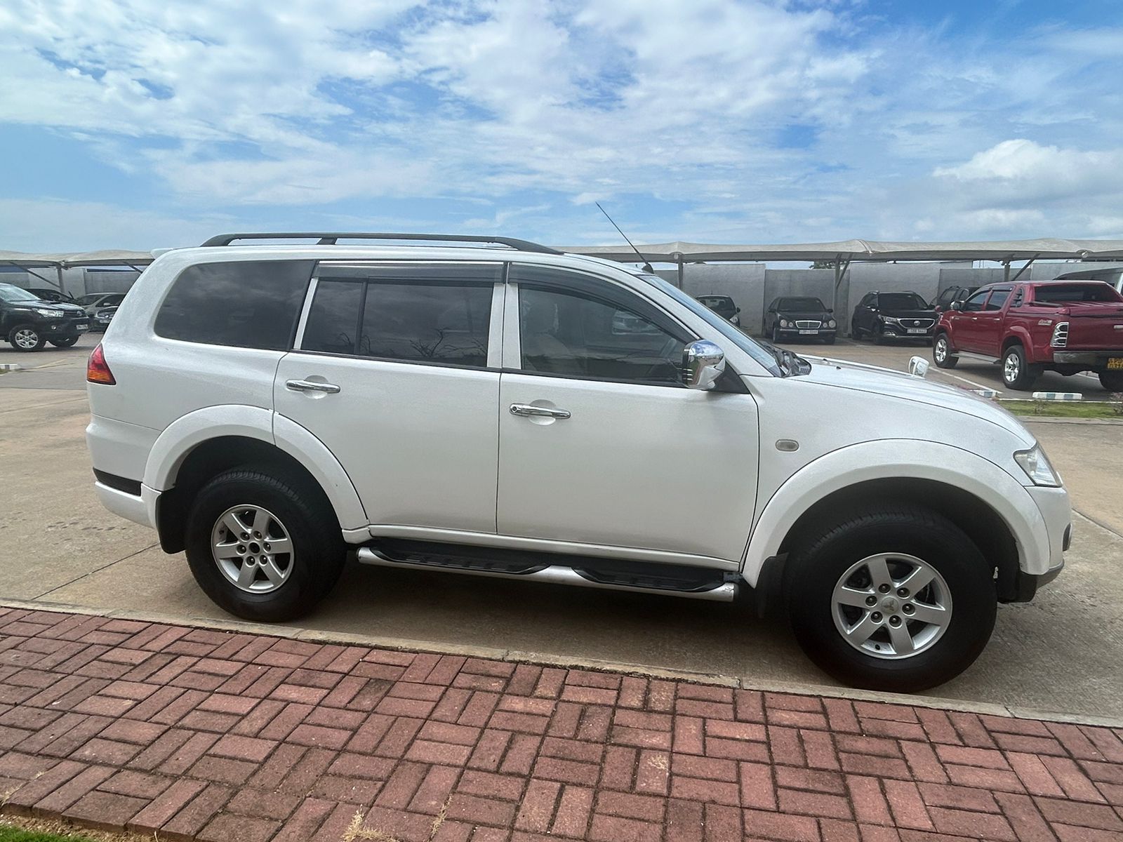 Mitsubishi Montero Sports